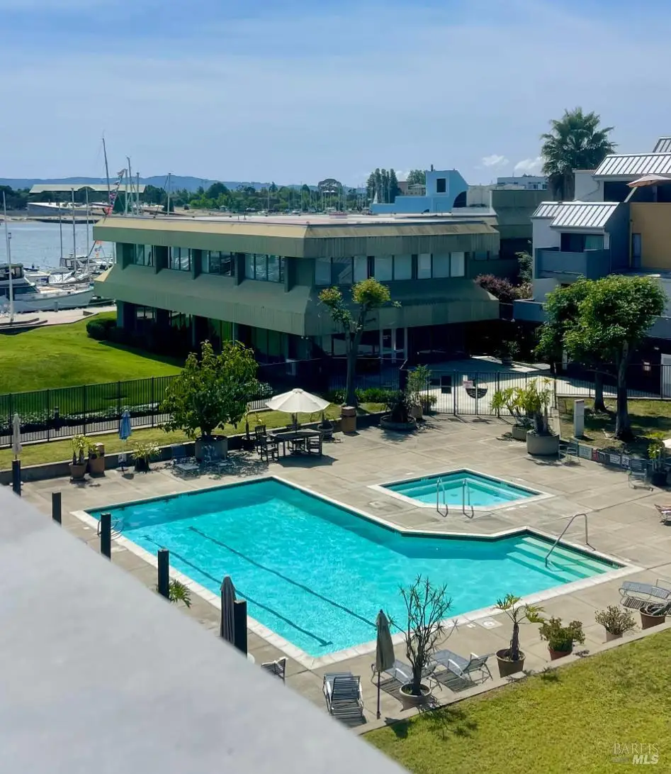 1 Embarcadero W #355, Oakland, CA 94607 - #1