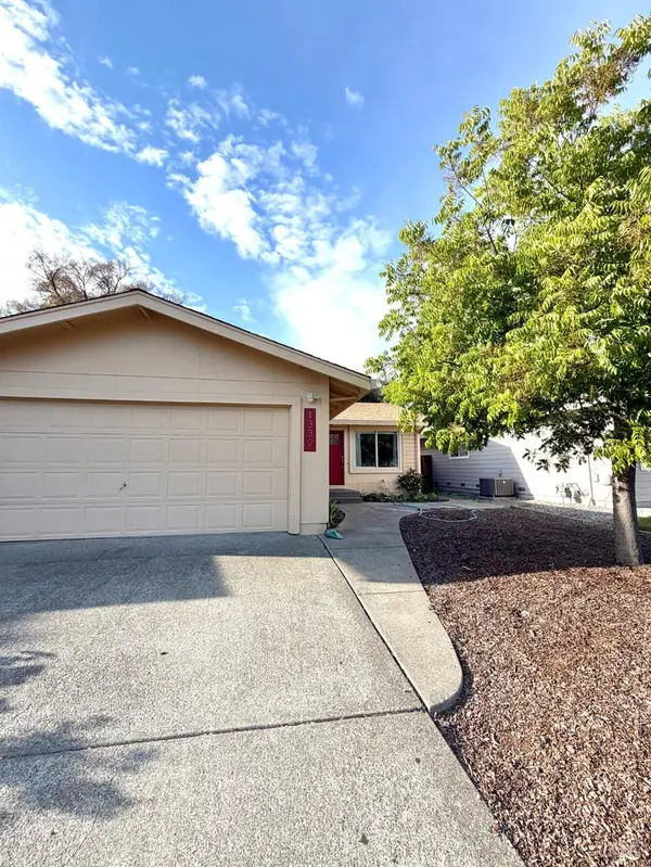 1332 Garmont Court, Rohnert Park, CA 94928
