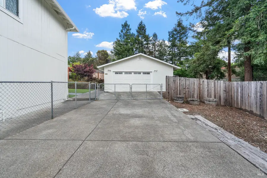 2080 Mount Olive Way, Santa Rosa, CA 95404 - #2