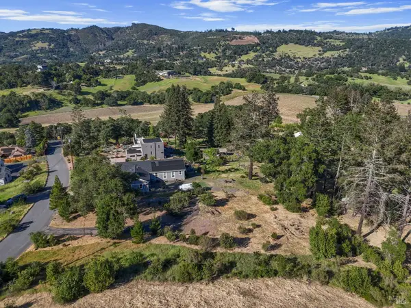 4960 Pinecroft Way, Santa Rosa, CA 95404