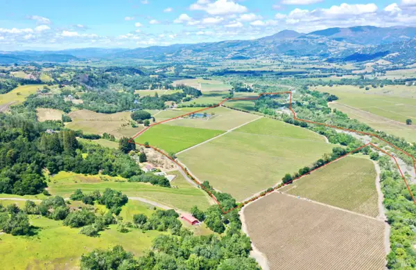 5520 W Soda Rock Lane, Healdsburg, CA 95448
