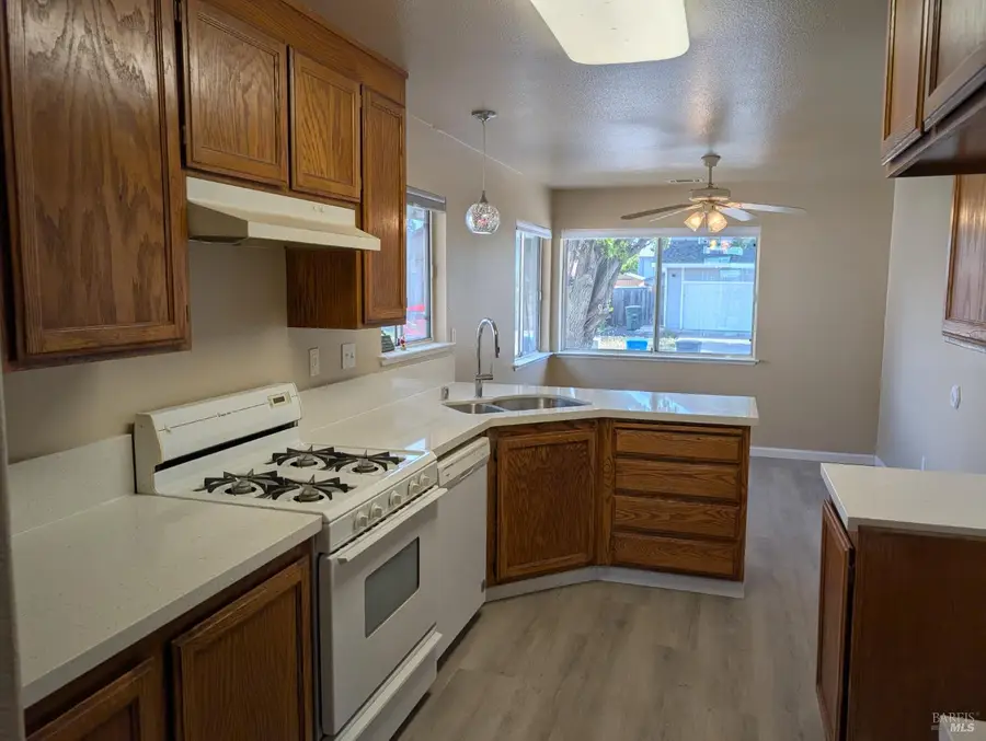 349 Zachary Drive, Vacaville, CA 95687 - #2