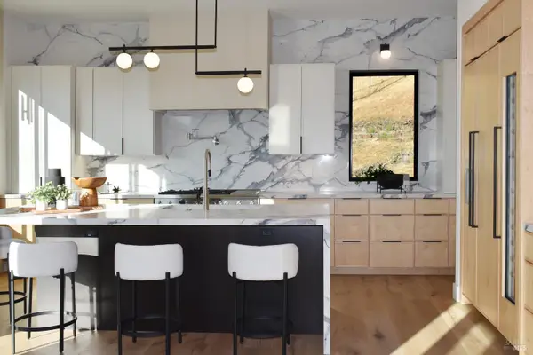 3921 Flintridge Drive, Santa Rosa, CA 95403