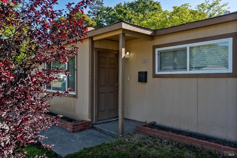 1621 S Dora Street, Ukiah, CA 95482 - #2