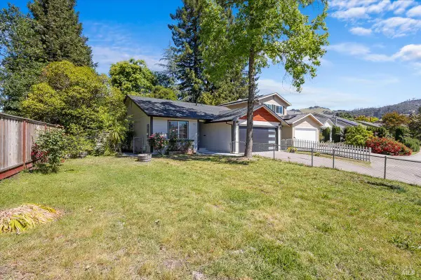 4911 Oak Park Way, Santa Rosa, CA 95409