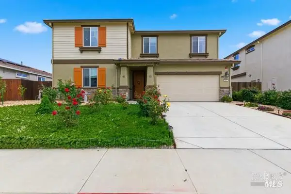 697 Burgundy Street, Vacaville, CA 95687 - #2