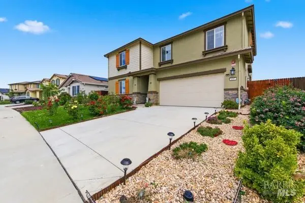 697 Burgundy Street, Vacaville, CA 95687 - #3