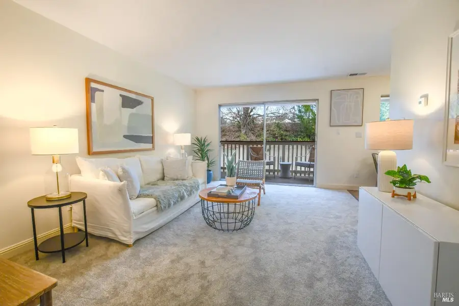 919 W L Street #15, Benicia, CA 94510 - #3