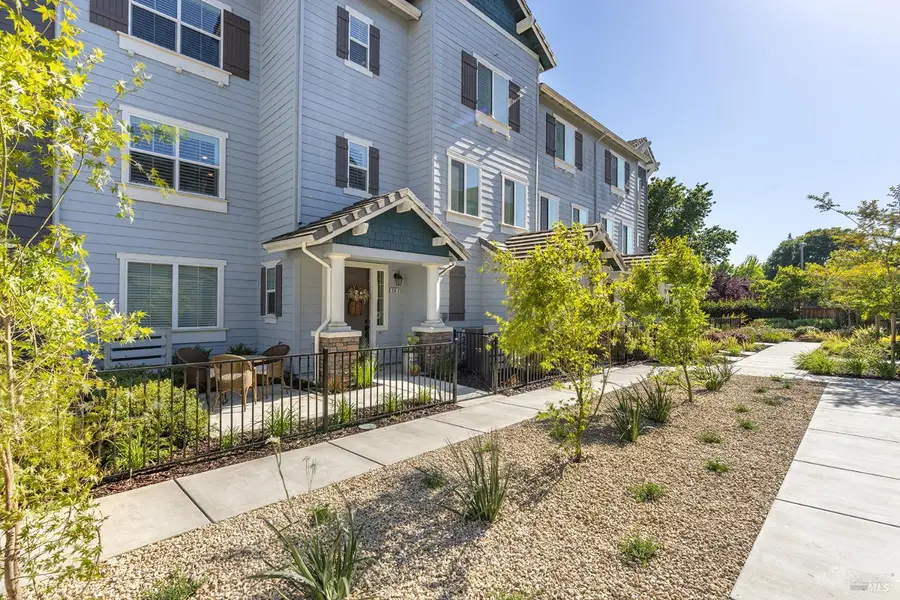 339 Pear Tree Terrace #E, Napa, CA 94558 - #3