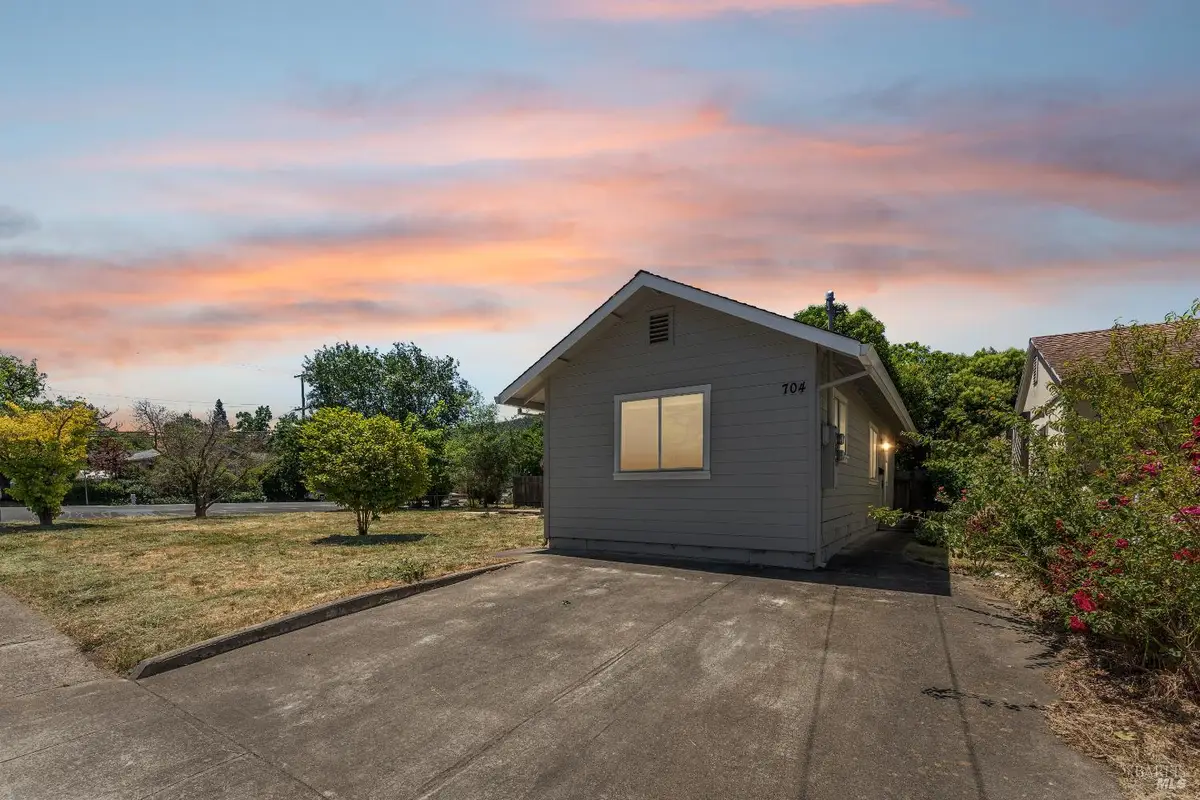 402 Grove Avenue, Ukiah, CA 95482 - #1