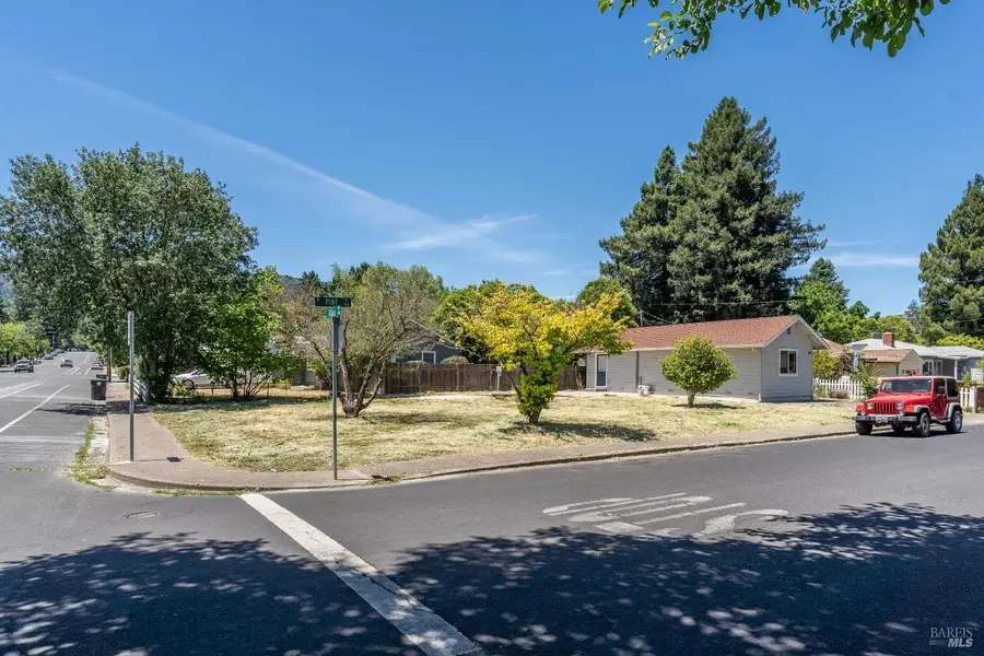 402 Grove Avenue, Ukiah, CA 95482 - #3