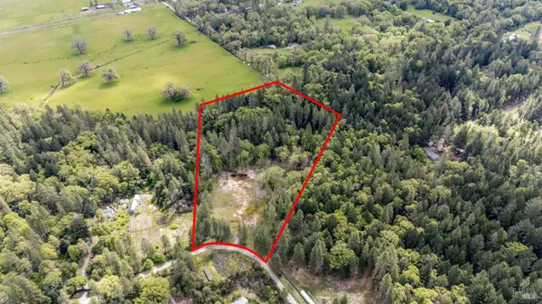 410 Mulligan Lane, Laytonville, CA 95454