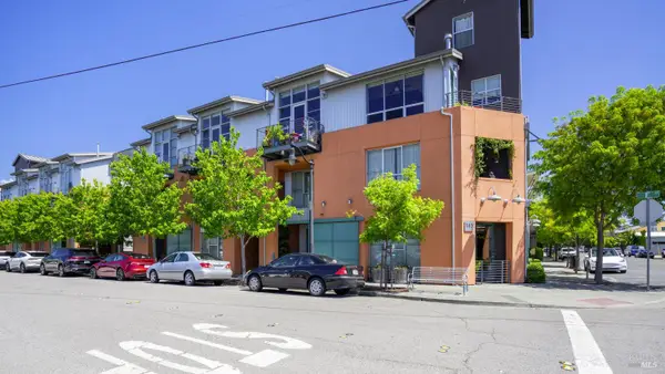 137 F Street, Petaluma, CA 94952
