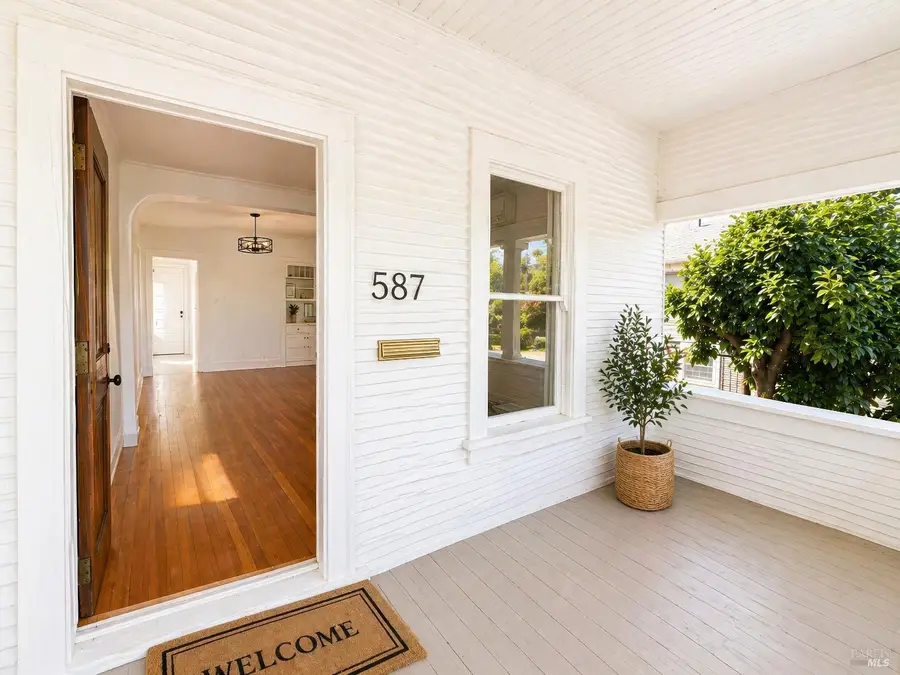 587 Seymour Street, Napa, CA 94559 - #2