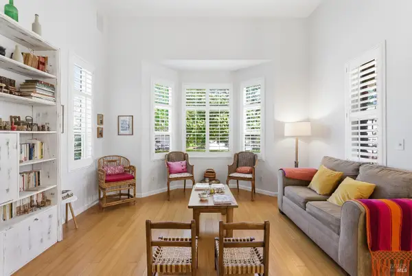 3 Mystic Lane, Novato, CA 94949