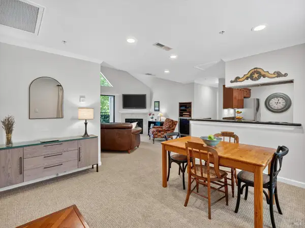216 Foss Creek Circle #B, Healdsburg, CA 95448