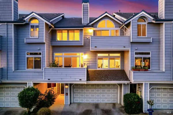 2015 Stonefield Lane, Santa Rosa, CA 95403