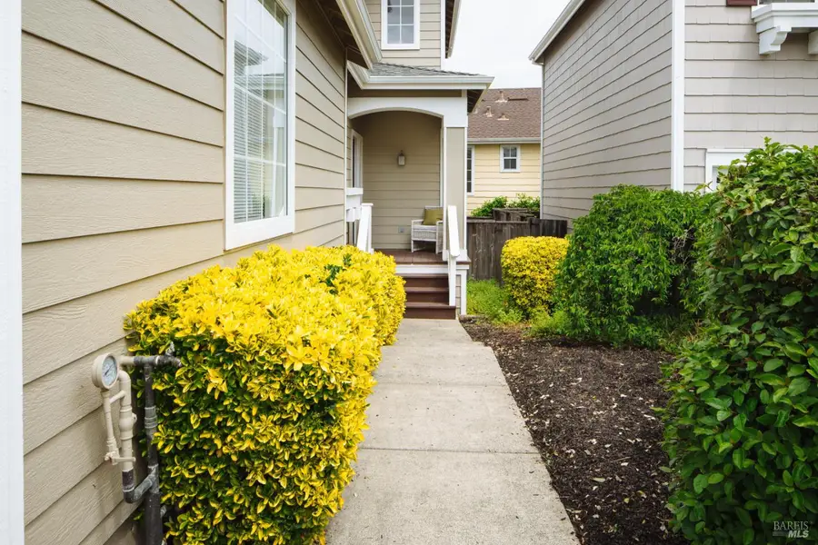143 Mcnear Circle, Petaluma, CA 94952 - #3