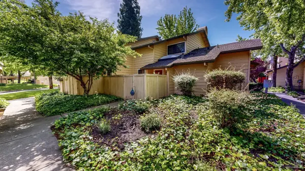 2403 Woodlake Drive, Santa Rosa, CA 95405