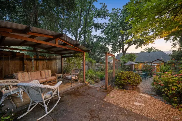 106 Hooker Avenue, Sonoma, CA 95476