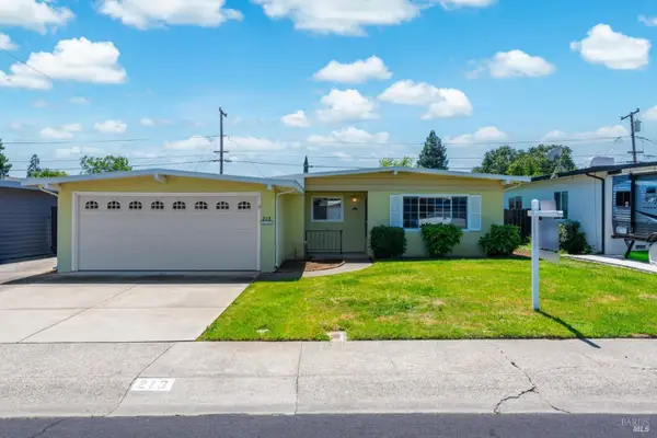 213 Hemlock Street, Vacaville, CA 95688