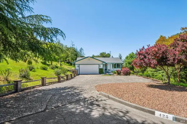 425 Oak Point Place, Santa Rosa, CA 95409