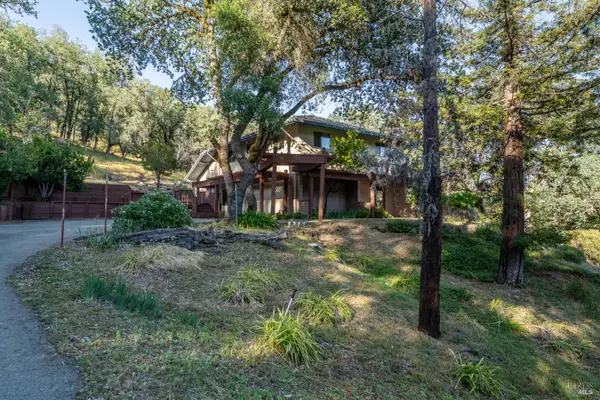 2500 Park Creek Lane, Ukiah, CA 95482