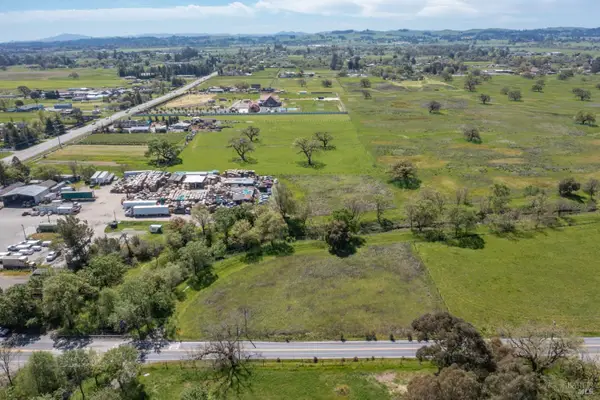 860 Todd Road, Santa Rosa, CA 95407