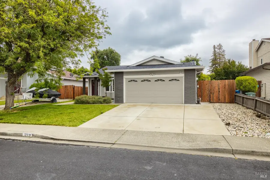 319 Brookdale Drive, Vacaville, CA 95687 - #2