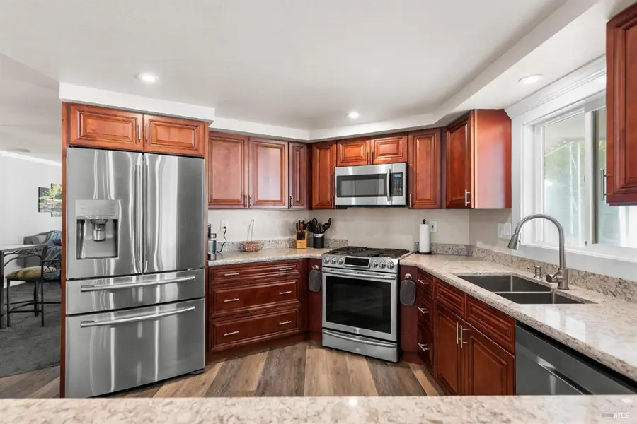 393 Circulo La Cruz, Rohnert Park, CA 94928 - #2