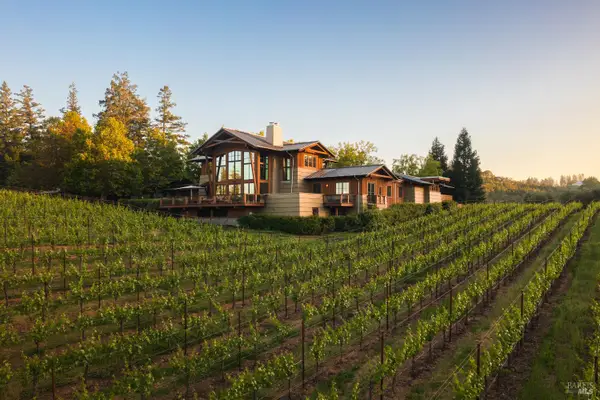 437 W Dry Creek Road, Healdsburg, CA 95448