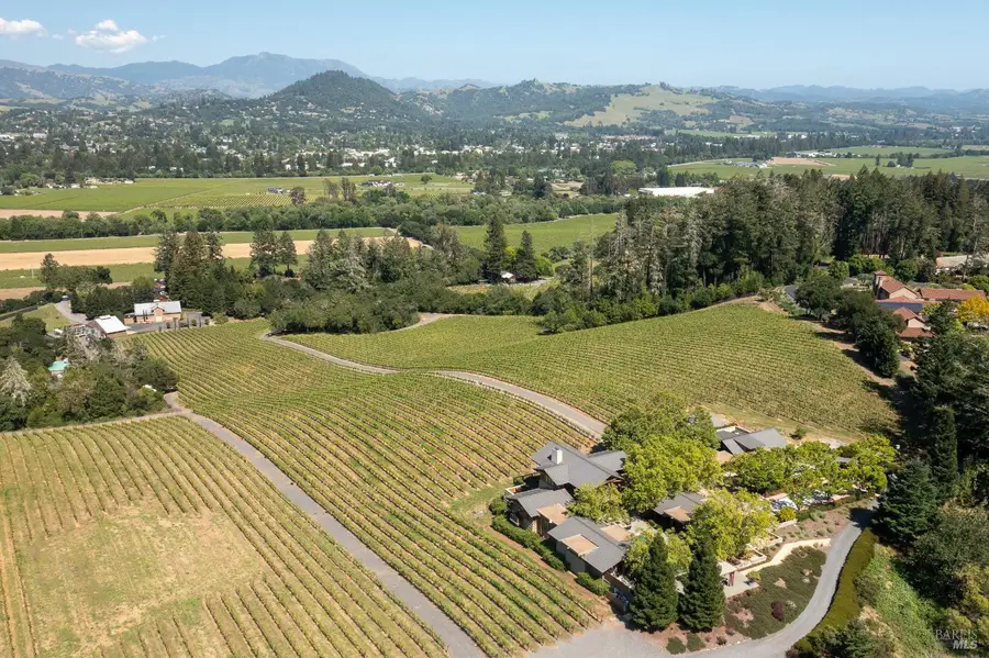 437 W Dry Creek Road, Healdsburg, CA 95448 - #2