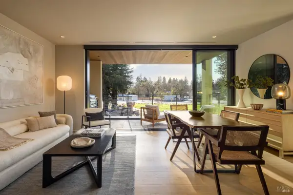151 Sawmilll Circle #204, Healdsburg, CA 95448
