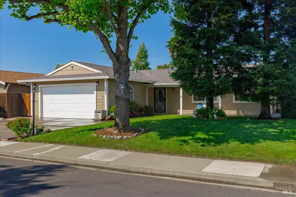 190 Olympic Circle, Vacaville, CA 95687