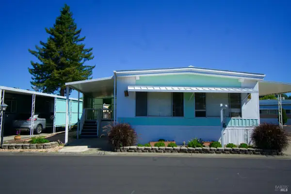 211 Colonial Park Drive, Santa Rosa, CA 95403