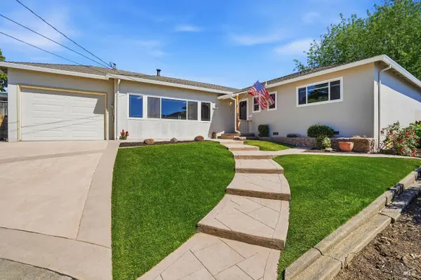 32 Colinda Drive, Petaluma, CA 94952