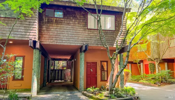 17239 Verba Lane, Guerneville, CA 95446