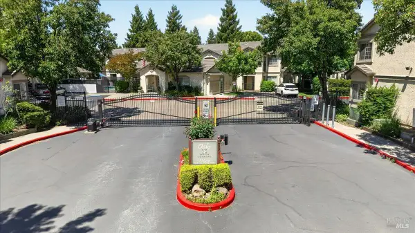 2001 Eastwood Drive #32, Vacaville, CA 95687