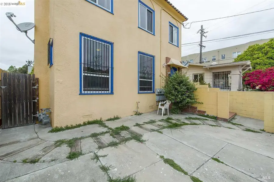 2415 Seminary Avenue, Oakland, CA 94605 - #2