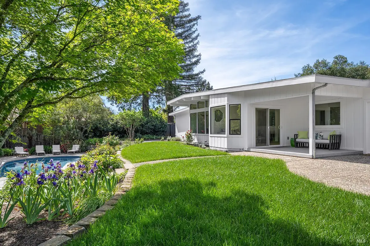 716 University Street, Healdsburg, CA 95448 - #1