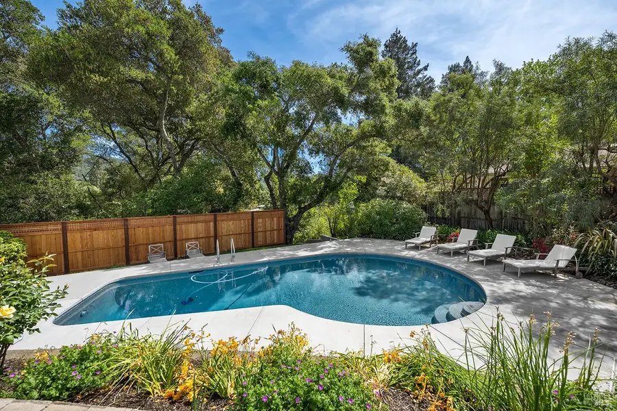 716 University Street, Healdsburg, CA 95448 - #2