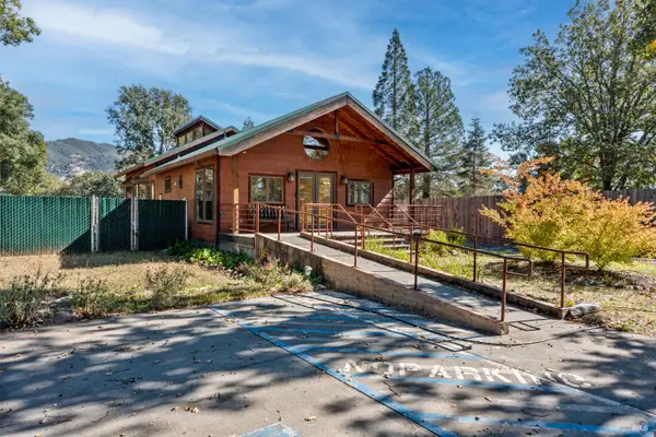 10185 East Road, Redwood Valley, CA 95470