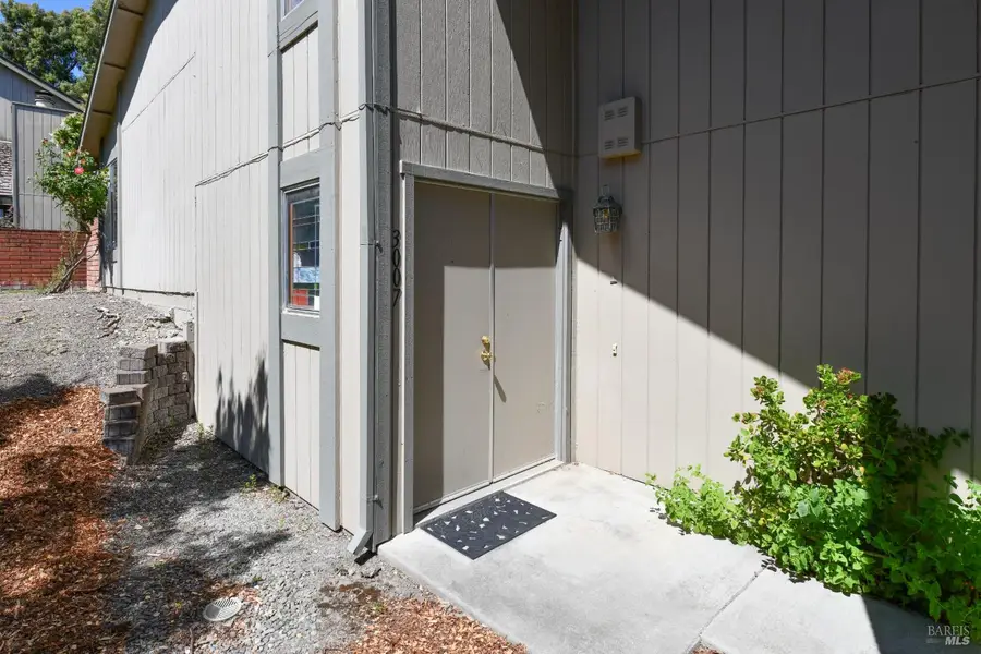 3007 Loma Court, Santa Rosa, CA 95405 - #3