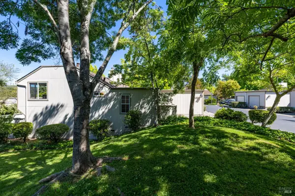 1961 Knolls Drive, Santa Rosa, CA 95405