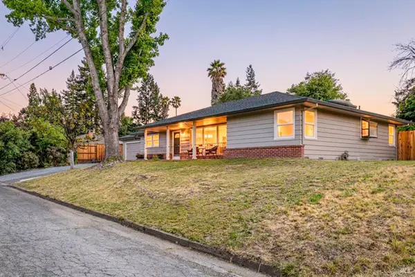 918 Dorthel Street, Sebastopol, CA 95472