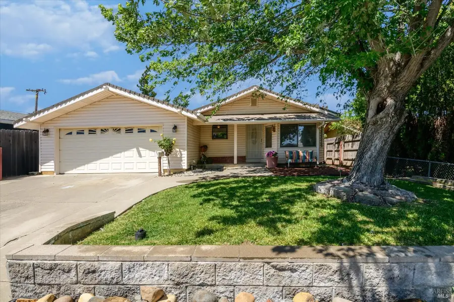 262 Markham Avenue, Vacaville, CA 95688 - #2