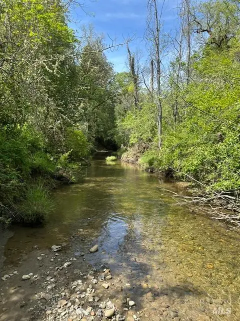180 Mulligan Road, Laytonville, CA 95454