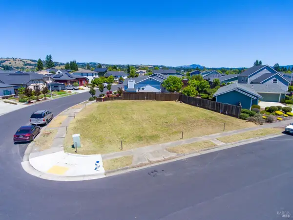 1944 San Salvador Drive, Santa Rosa, CA 95403