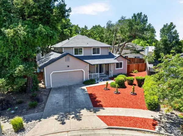 2322 So. Hampton Circle, Santa Rosa, CA 95401