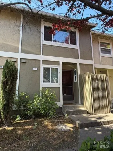 498 Santa Alicia Drive, Rohnert Park, CA 94928